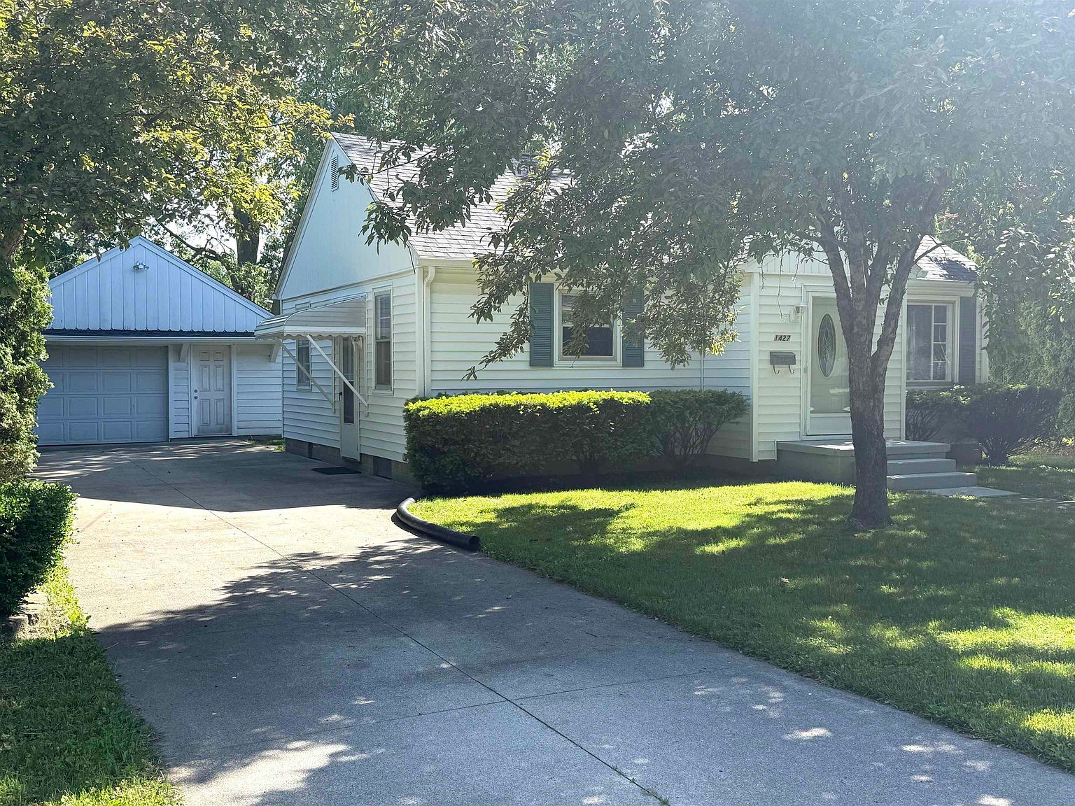 1427 W King St, image 2