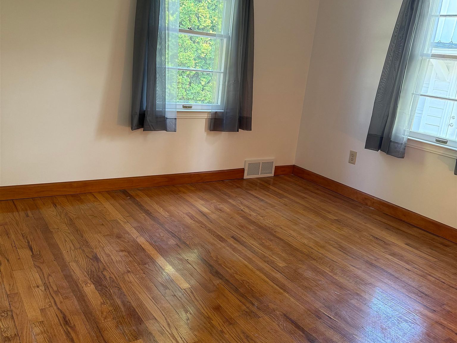 1427 W King St, image 17