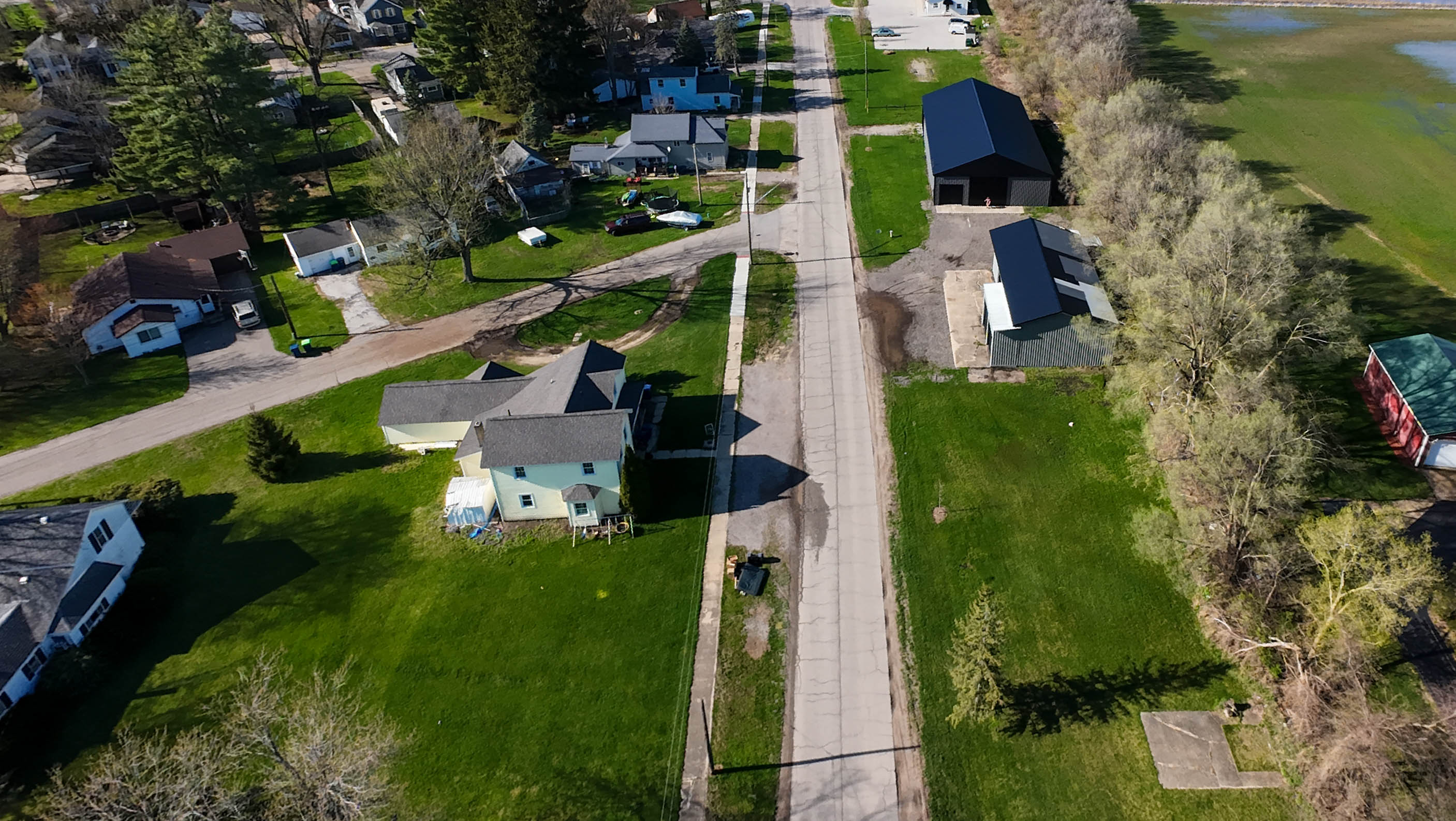 653 Chesaning St. — image 12