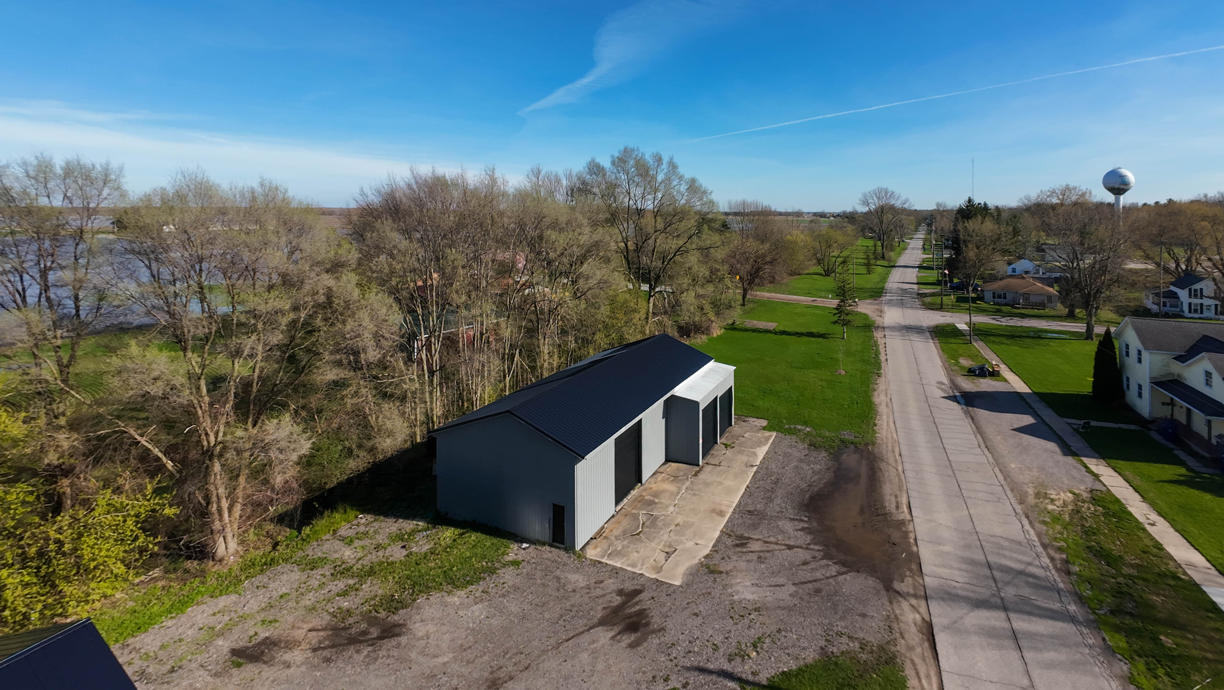 653 Chesaning St. — image 8